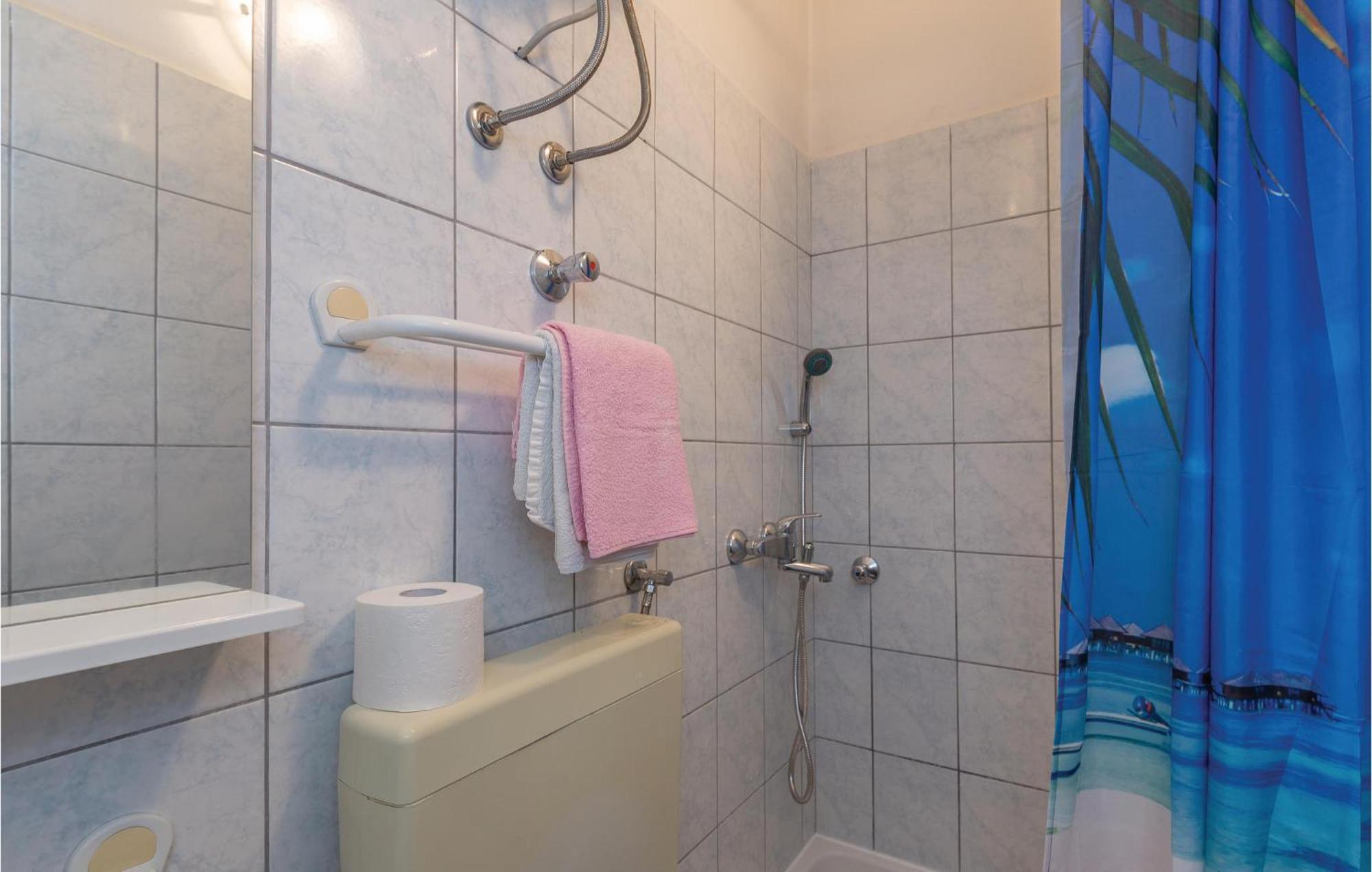 Lovely Apartment In Makarska With Wifi Exterior foto